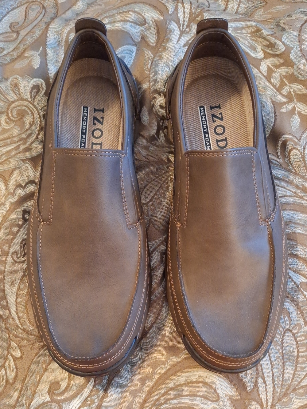 Izod Men’s Thomas Brown Slip-On Loafers with Contrast Stitching Sz 10